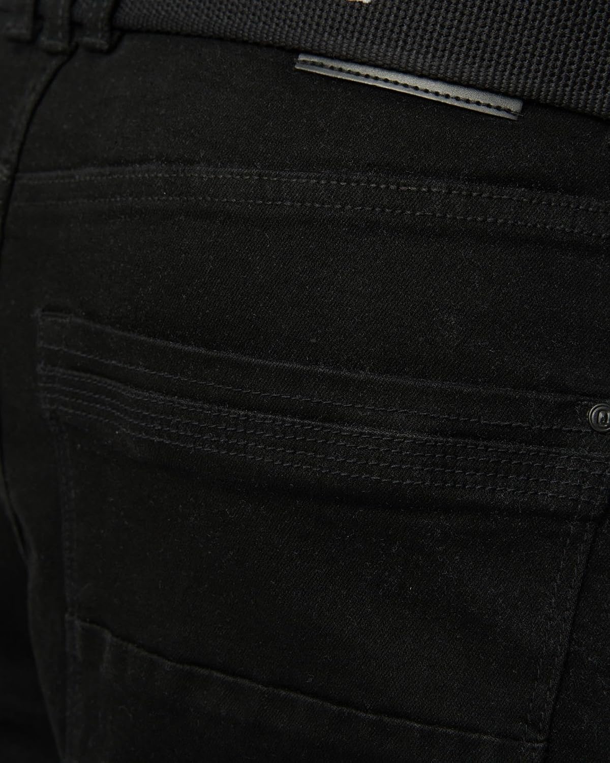 Why the Crosshatch Cargo Shorts Might Just Be Your Summer Staple