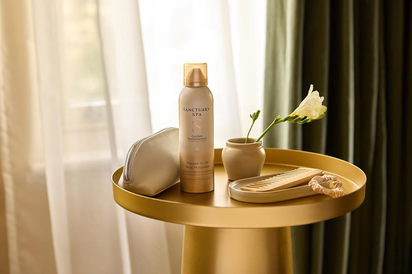 Sanctuary Spa Golden Sandalwood Mousse‑to‑Oil Body Moisturiser 200ml – Lightweight Foamed Mousse, 7‑Day Hydration, Coconut Oil & Cocoa Butter, Vegan & Cruelty Free
