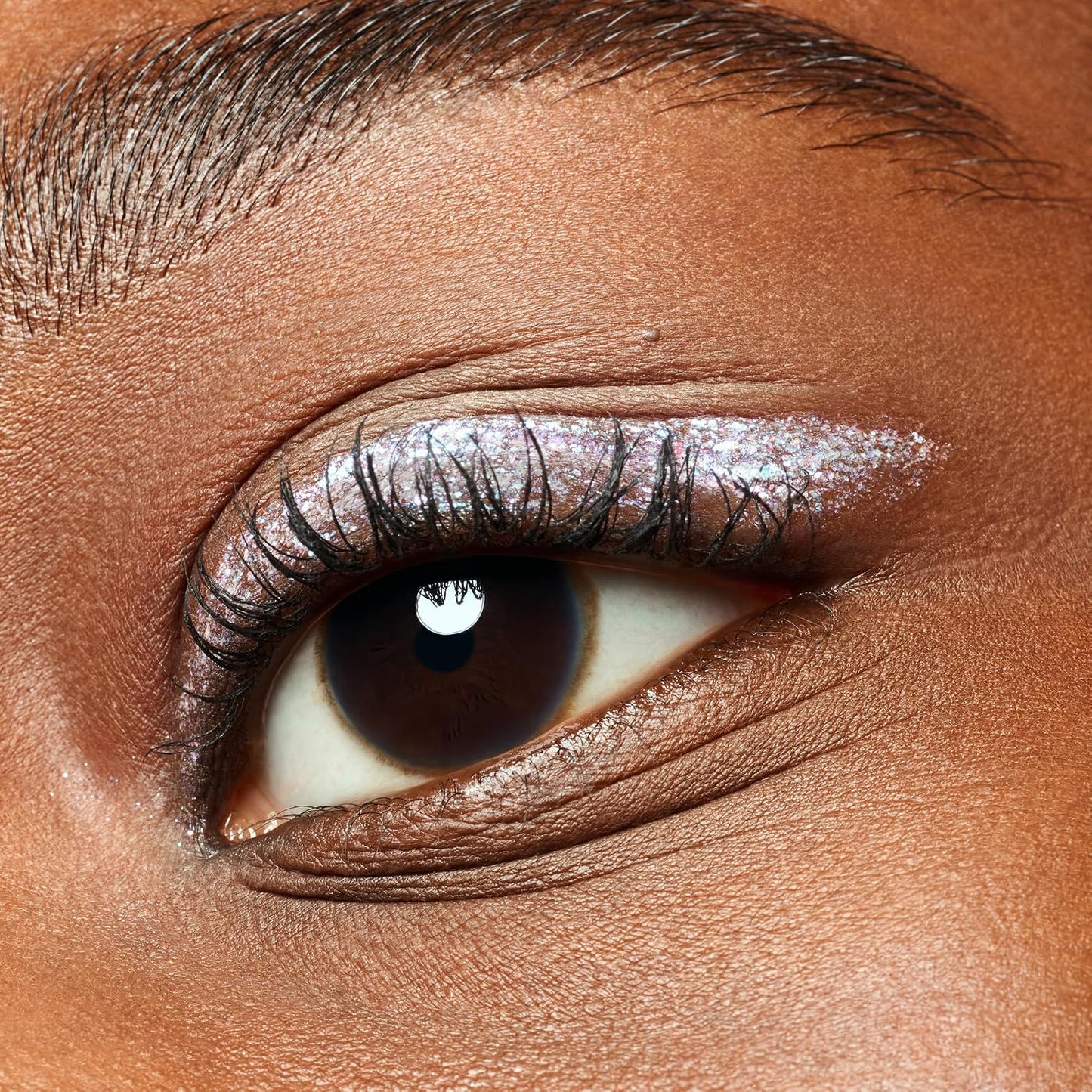 essence JELLY JEWELS glitter eyeshadow topper, instant result, intensive, dewy, glittery (4.2g)