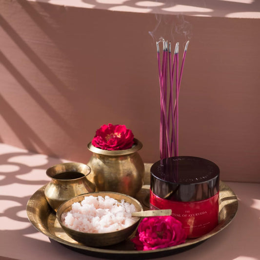 RITUALS Body Scrub The Ritual of Ayurveda - Body Salt Scrub Made with Pink Salt from Punjab and Sweet Almond Oil - Made from 94% Natural Origin Ingredients - 300g