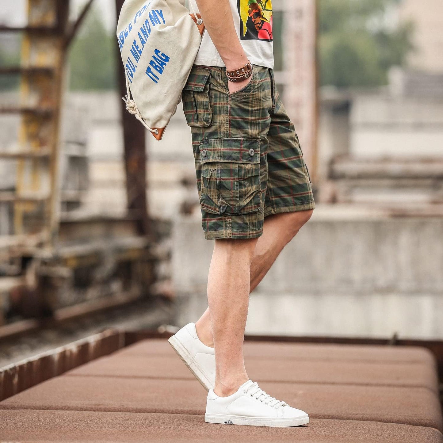 iCKER Men's Multi‑Pocket Cargo Shorts – Casual Comfort in Camouflage