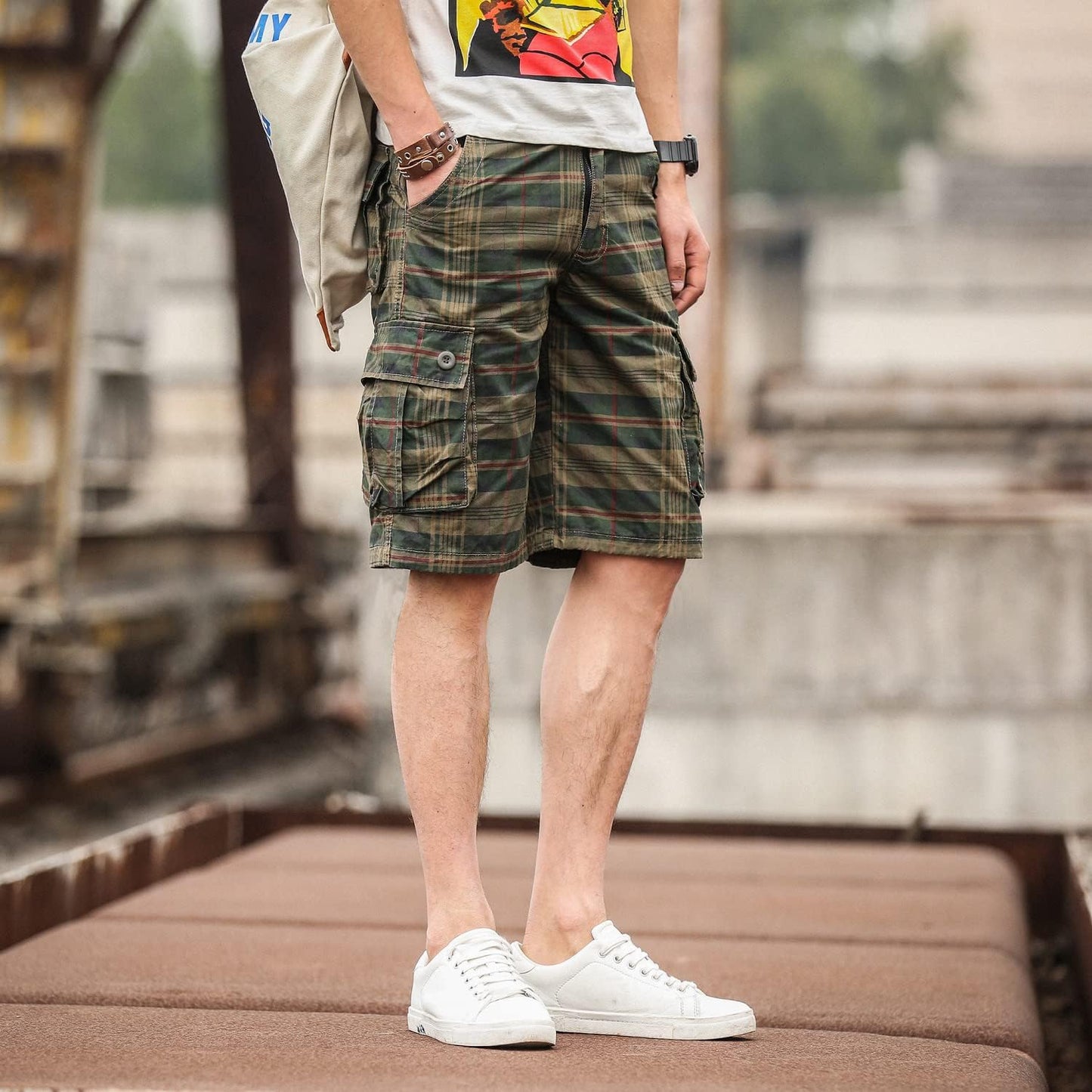 iCKER Men's Multi‑Pocket Cargo Shorts – Casual Comfort in Camouflage
