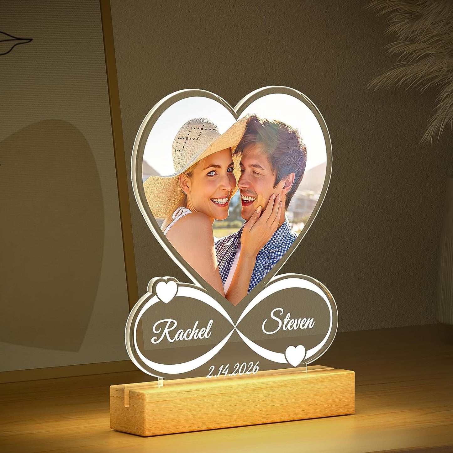 A Heart‑Shaped Acrylic Frame That Keeps Your Memories Fresh