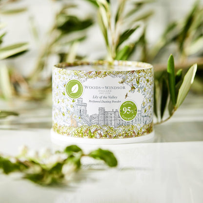 Woods of Windsor Lily of the Valley Dusting Powder with Body Puff Floral Talc Alternative Body Powder for Odour Control &amp; Chafing Prevention, 95% Naturally Derived, Vegan &amp; Cruelty Free 100g